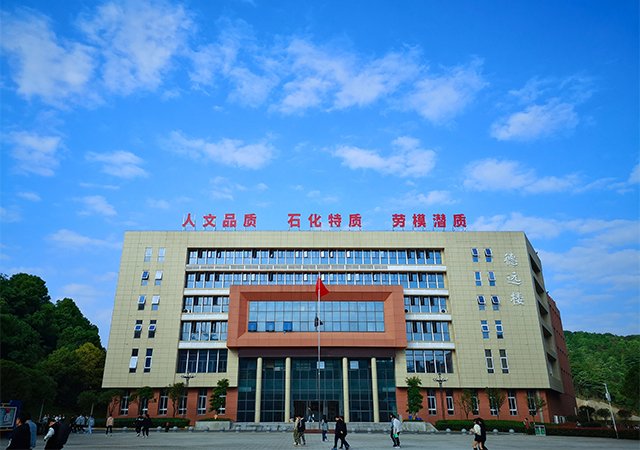 专业校友回访母校的组织
